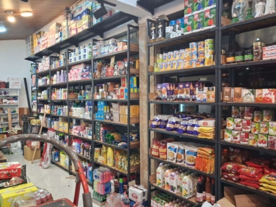 قفسه از جنس رگال و چوب